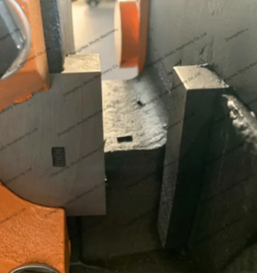 thickened, high-strength blade