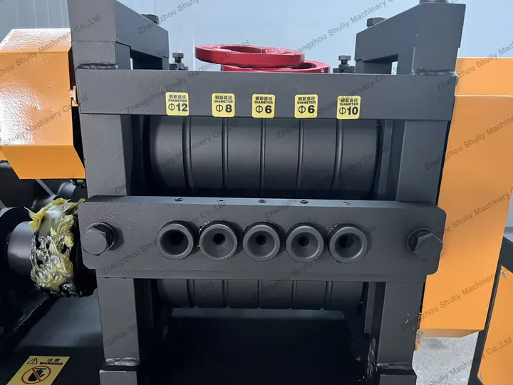 feed port of the wasted steel rebar straighten machine