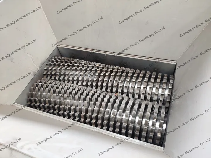 paper shredder cutting chamber